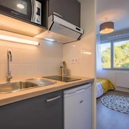 شقة فندقية Nemea Campus Kervern بريست