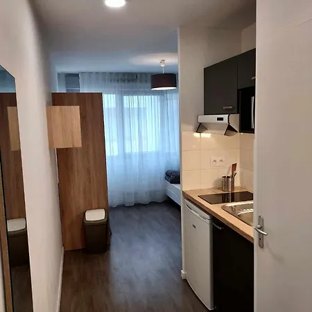 Nemea Campus Kervern 3* بريست