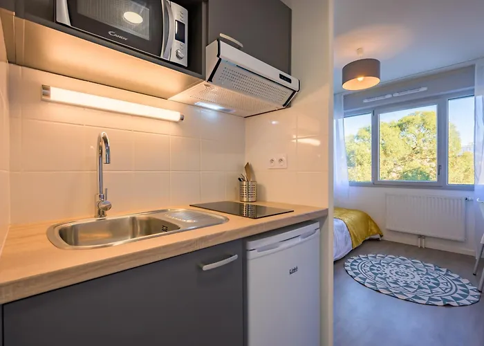 Апарт-готель Nemea Campus Kervern 3*